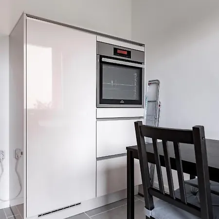 West194 Mit Netflix Apartment