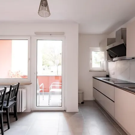 West194 Mit Netflix Apartmán